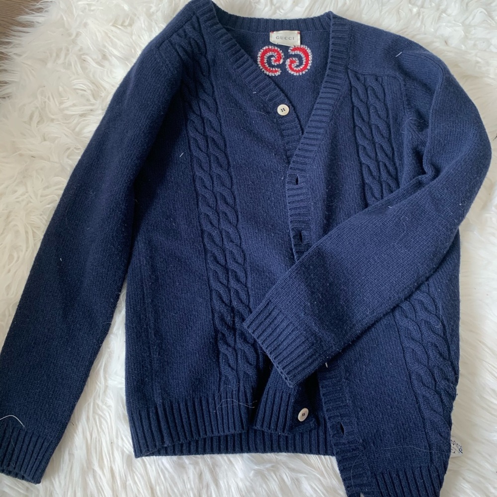 Gucci 10 years kids cardigan(140cm-150cm) petite girl can wear it also. 99% new